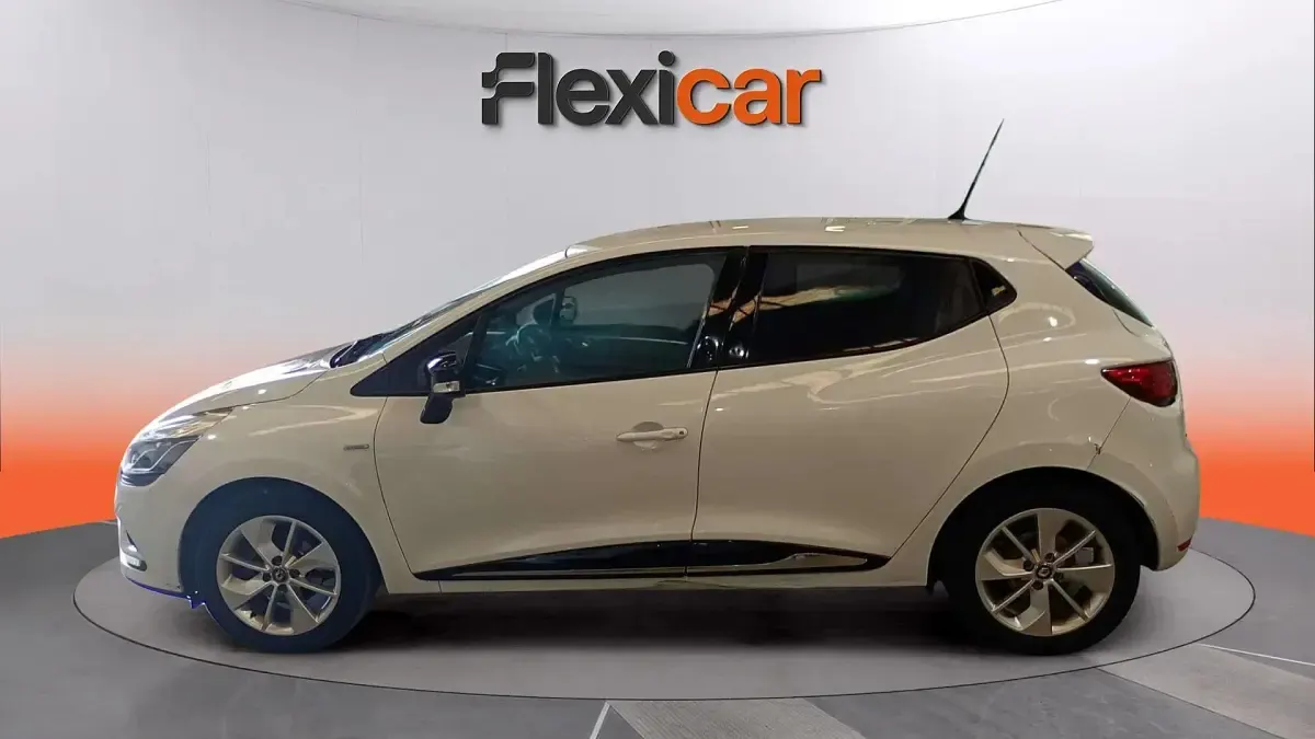 Usado Renault Clio IV Zen 90 CV (66 kW) 2017 Blanco Berlina