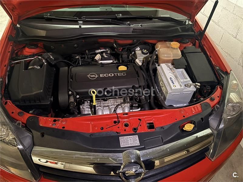 Usado Opel Astra GTC Sport 125 CV (91 kW) 2006 Rojo Berlina