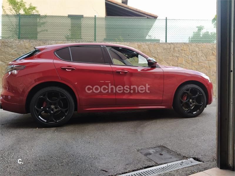 Rojo Usado 2024 Alfa Romeo Stelvio SUV | 47.900 € (Precio justo) - Imagen 1/4