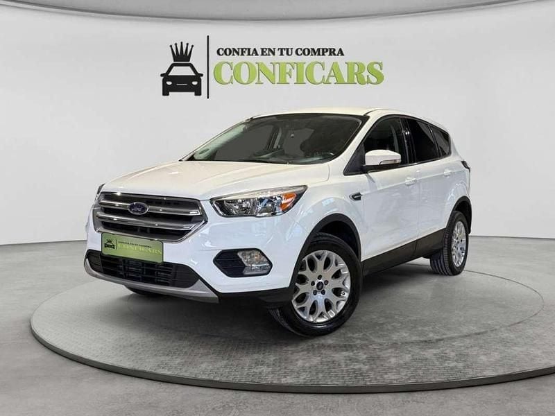 Usado Ford Kuga Trend 150 HP (110 kW) 2016 Branco SUV