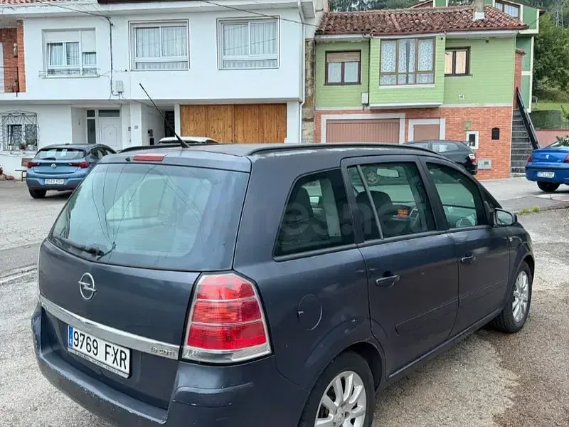 Usado Opel Zafira Cosmo 120 CV (88 kW) 2007 Azul Monovolumen