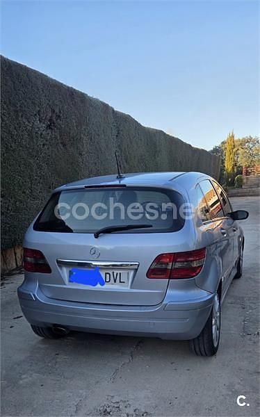 Usado Mercedes B180 109 CV (80 kW) 2006 Azul Monovolumen