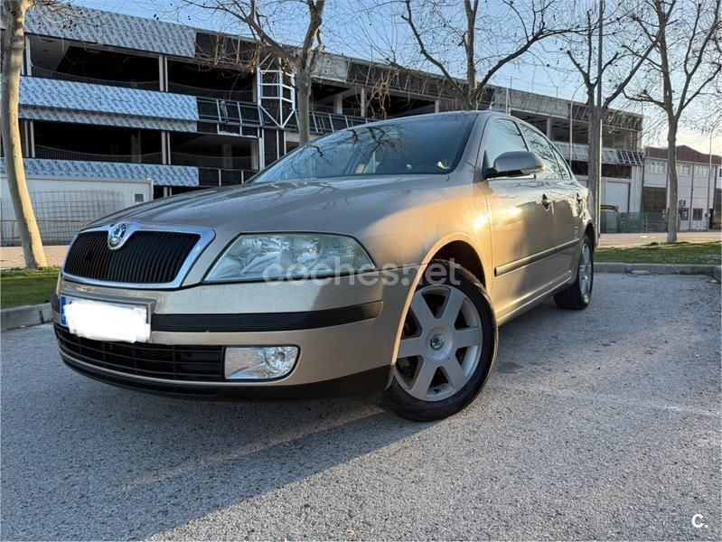 Beige Usado 2006 Skoda Octavia Berlina | 3250 € (Buen precio) - Imagen 1/4