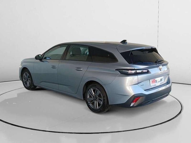 Usado Peugeot 308 Active 132 CV (97 kW) 2023 Gris Familiar