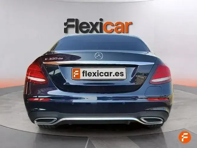 Usado Mercedes E300 306 CV (225 kW) 2020 Azul Berlina
