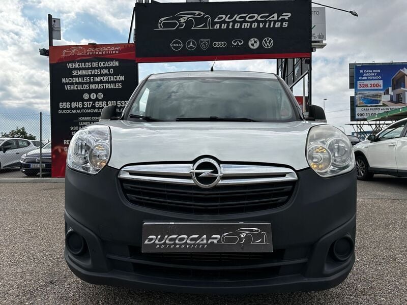 Blanco Usado 2017 Opel Combo Monovolumen | 7850 € (Precio justo) - Imagen 1/4