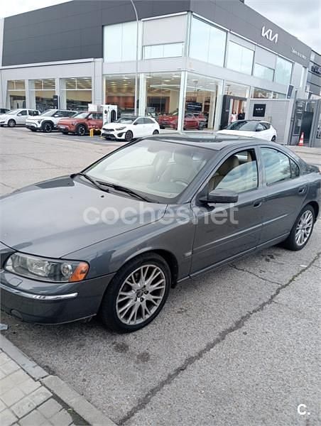 Usado Volvo S60 Summum 130 CV (95 kW) 2005 Gris / plata Berlina