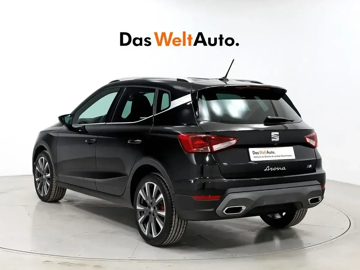 Usado Seat Arona FR 115 CV (84 kW) 2025 Negro SUV