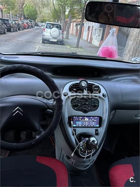 Usado Citroën Xsara Picasso Exclusive 92 CV (67 kW) 2010 Gris / plata Monovolumen