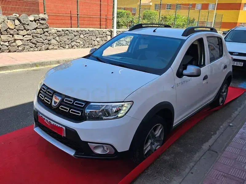 Usado Dacia Sandero Essentiel 73 CV (53 kW) 2018 Blanco Berlina