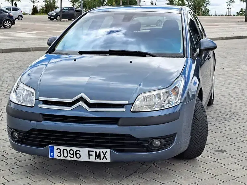 Usado Citroën C4 110 CV (80 kW) 2007 Gris / plata Berlina