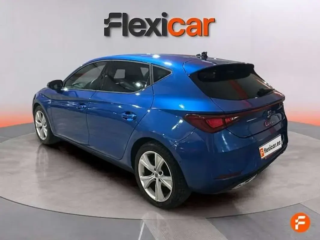 Usado Seat Leon FR 150 CV (110 kW) 2025 Azul Familiar
