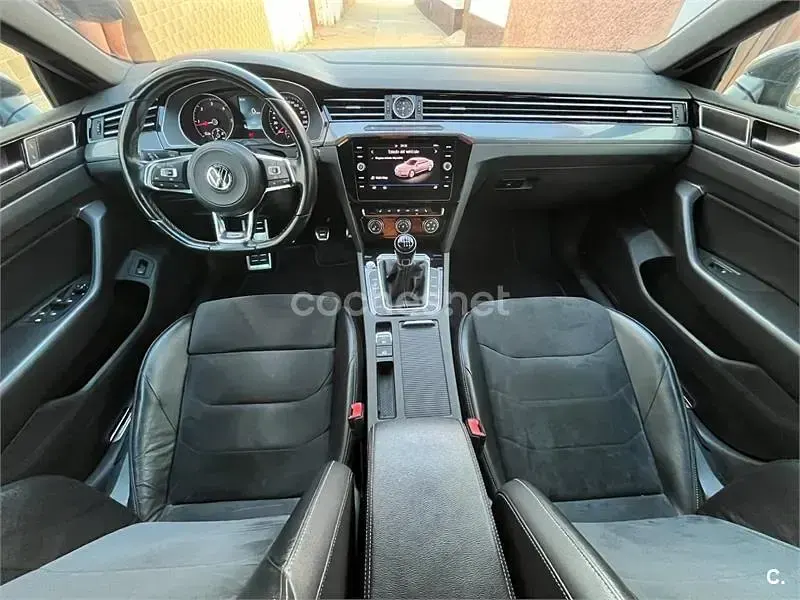 Usado VW Arteon R-line 150 CV (110 kW) 2019 Negro Utilitario