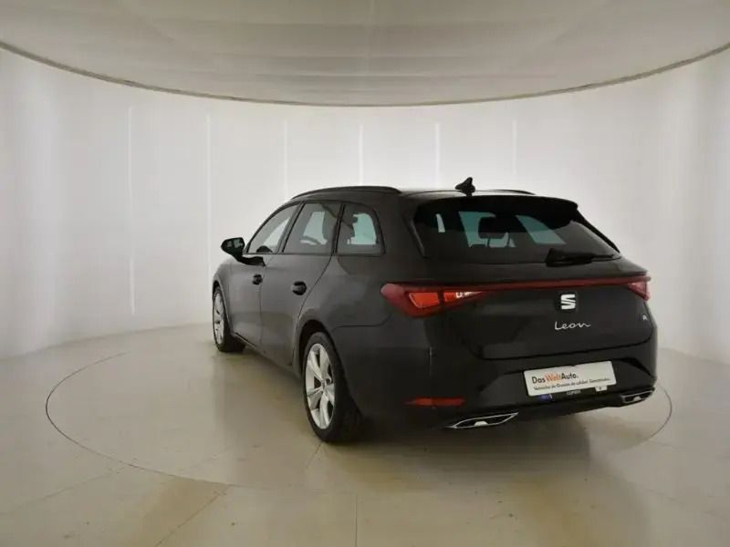 Usado Seat Leon FR 150 CV (110 kW) 2024 Negro