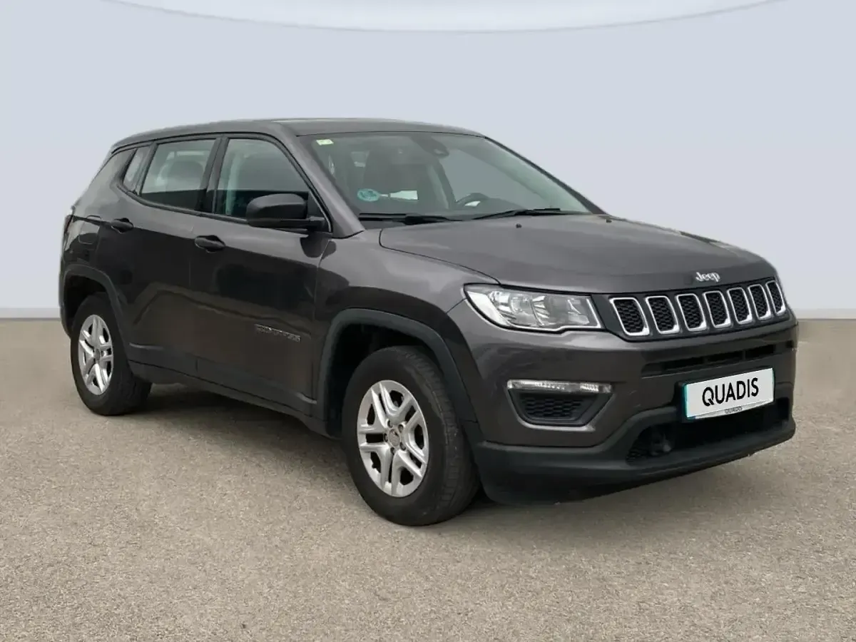 Usado Jeep Compass Sport 140 CV (102 kW) 2019 Gris SUV