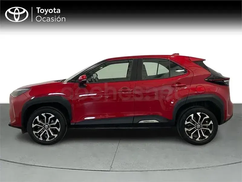 Usado Toyota Yaris Cross Active 116 CV (85 kW) 2023 Rojo SUV