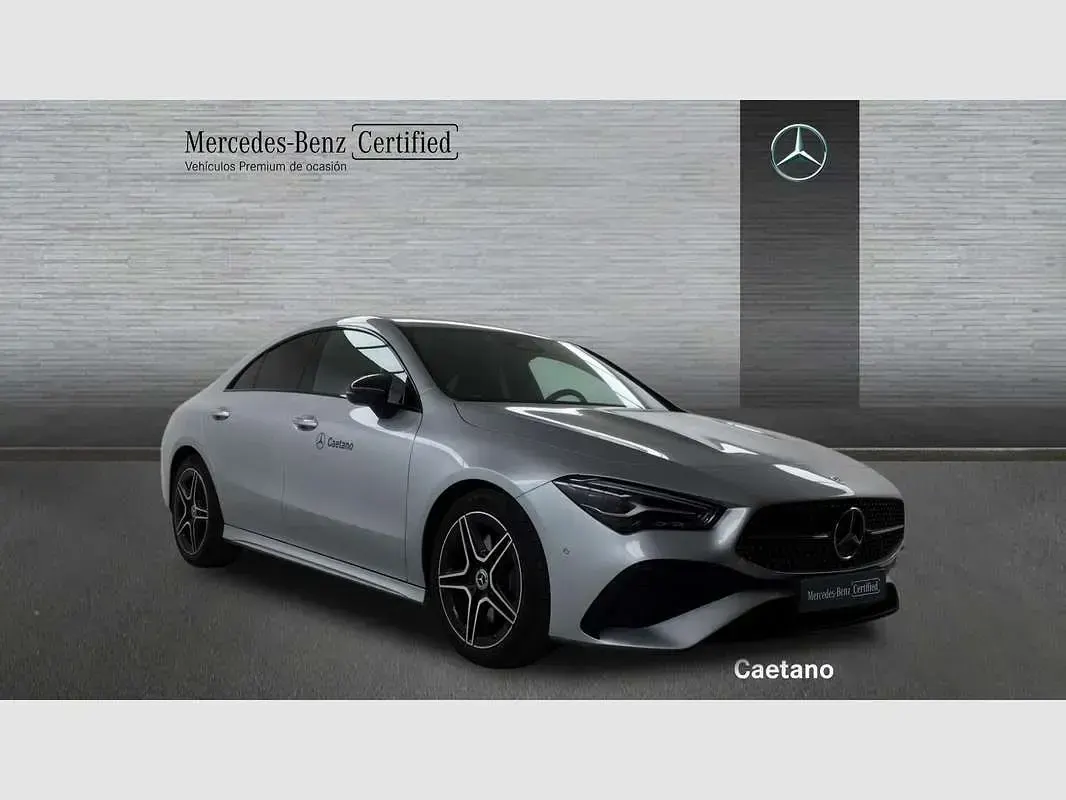 Usado Mercedes CLA250e 218 CV (160 kW) 2025 Plateado Coupe