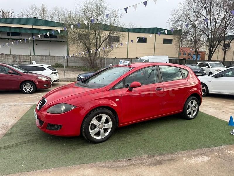 Usado Seat Leon Style 105 CV (77 kW) 2009 Rojo Utilitario