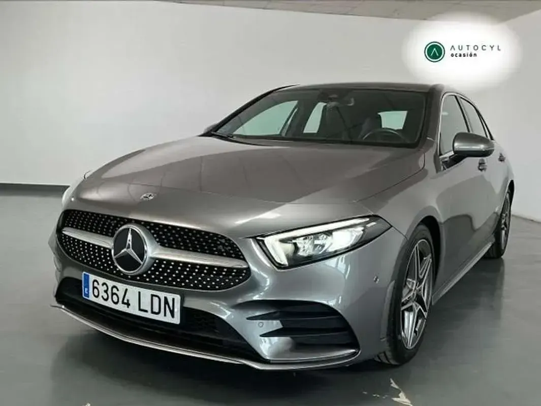Usado Mercedes A200 150 CV (110 kW) 2019 Gris Berlina