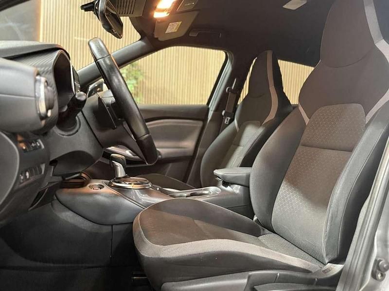Usado Nissan Juke N-Connecta 114 CV (83 kW) 2022 Gris SUV