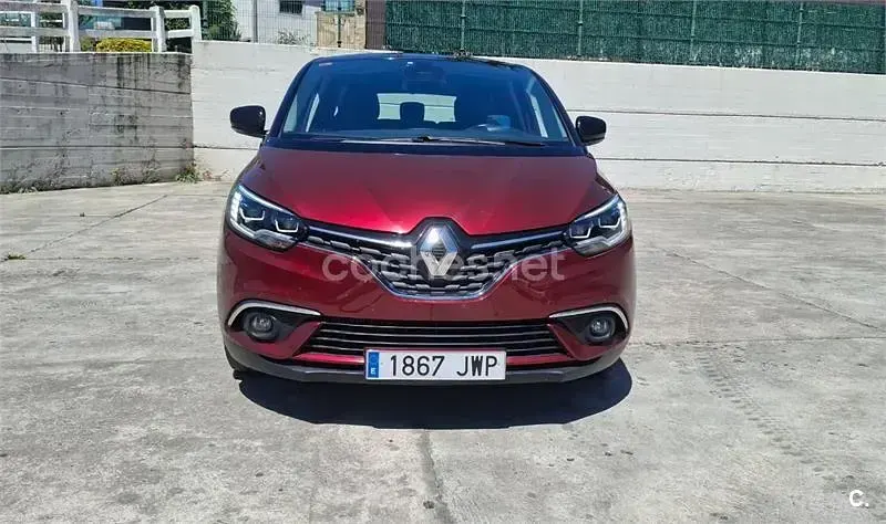 Usado Renault Scénic Zen 130 CV (95 kW) 2017 Granate Monovolumen