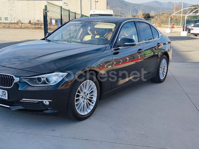 Negro Usado 2012 BMW 320 Luxury Line Berlina | 16.890 € - Imagen 1/1