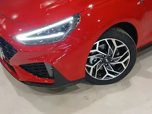Nuevo Hyundai i30 N Line 99 CV (72 kW) 2025 Rojo