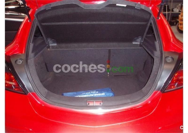 Usado Opel Astra GTC Sport 150 CV (110 kW) 2006 Rojo Berlina