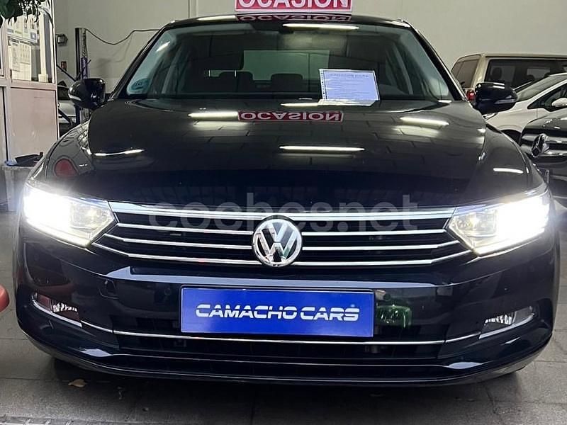 Negro Usado 2019 VW Passat Advance Familiar | 13.700 € (Precio justo) - Imagen 1/4