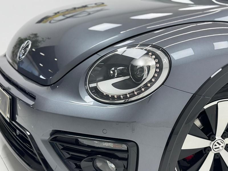 Usado VW Beetle R-line 220 CV (161 kW) 2016 Gris Utilitario