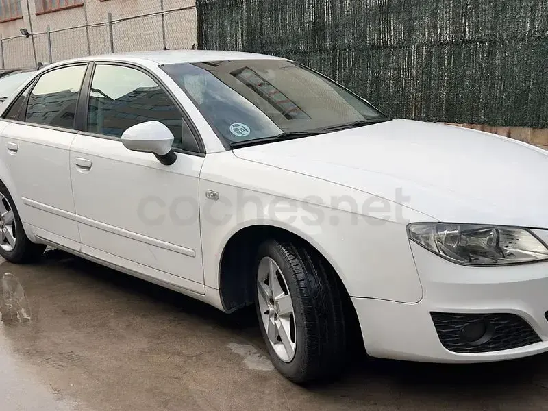Usado Seat Exeo Reference 120 CV (88 kW) 2011 Blanco Familiar