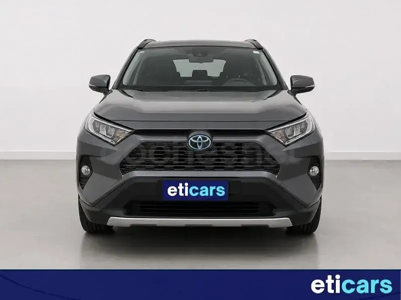 Usado Toyota RAV4 Hybrid Business Edition 218 CV (160 kW) 2021 Gris / plata SUV