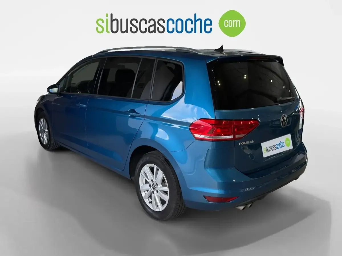 Usado VW Touran Advance 150 CV (110 kW) 2021 Azul Monovolumen