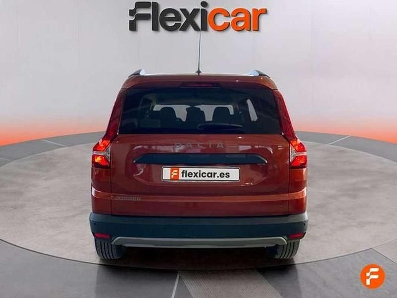 Usado Dacia Jogger Comfort 110 CV (80 kW) 2022 Naranja Monovolumen