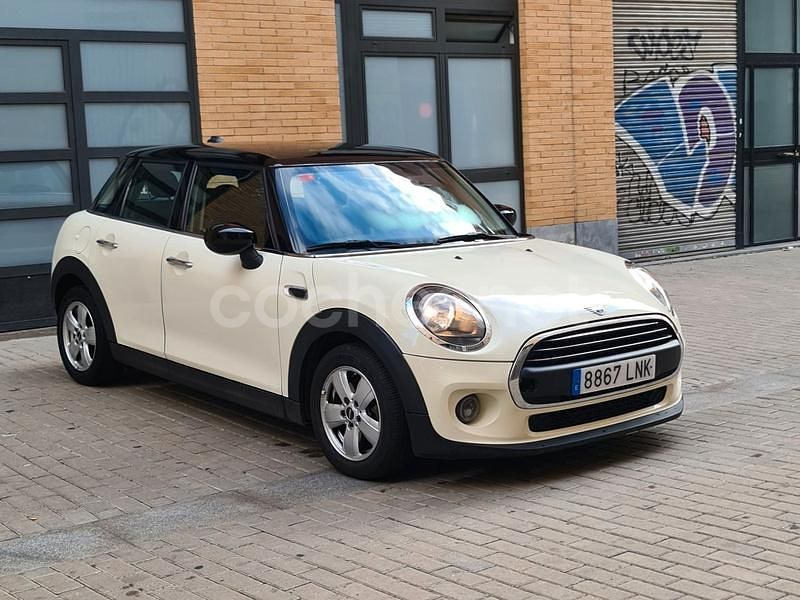 Usado Mini ONE 102 CV (75 kW) 2021 Blanco Utilitario
