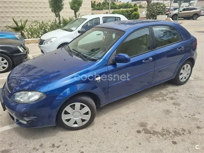 Usado Chevrolet Lacetti SX 109 CV (80 kW) 2007 Azul Berlina