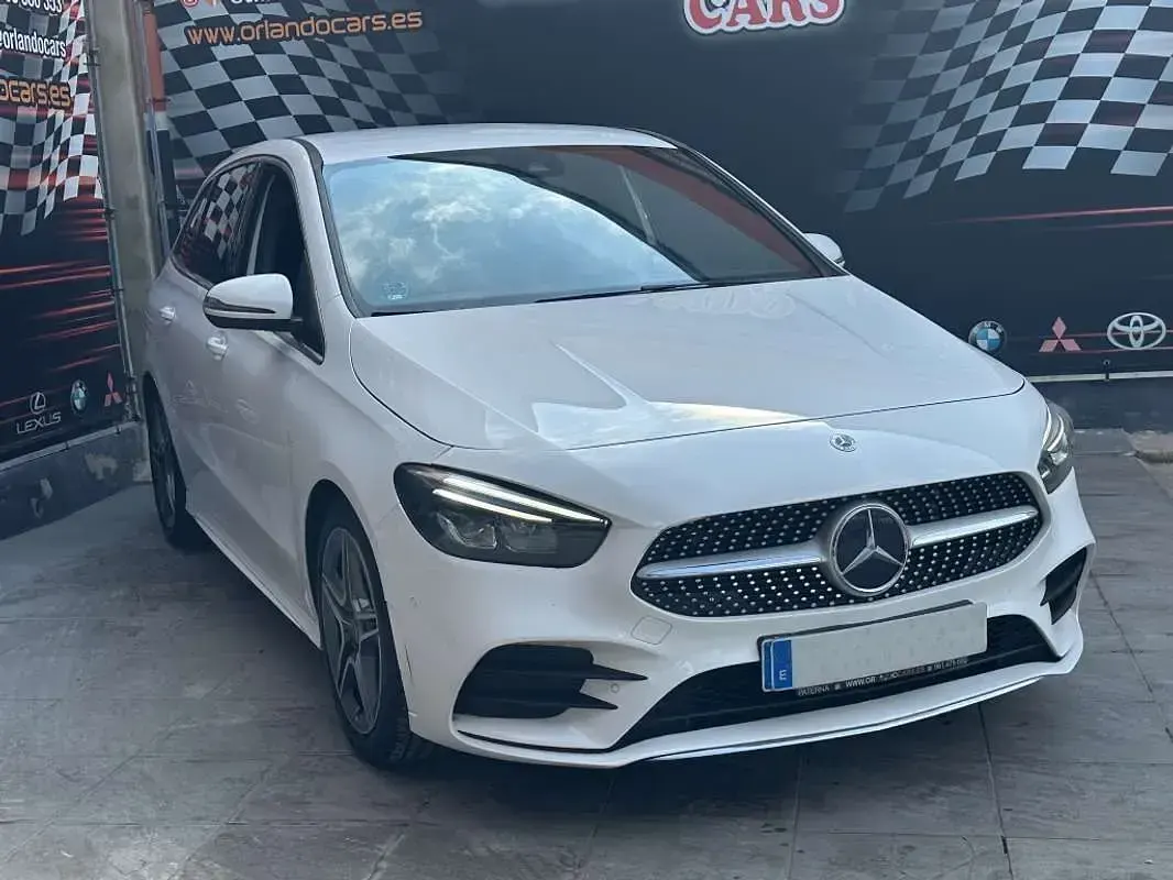 Usado Mercedes B180 116 CV (85 kW) 2021 Blanco Monovolumen