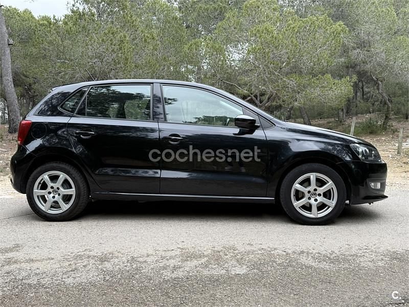 Usado VW Polo Advance 85 CV (62 kW) 2012 Negro Utilitario