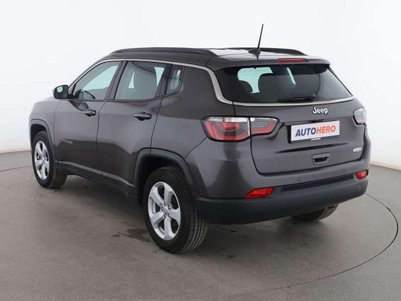 Usado Jeep Compass Night Eagle 140 CV (102 kW) 2020 Gris SUV