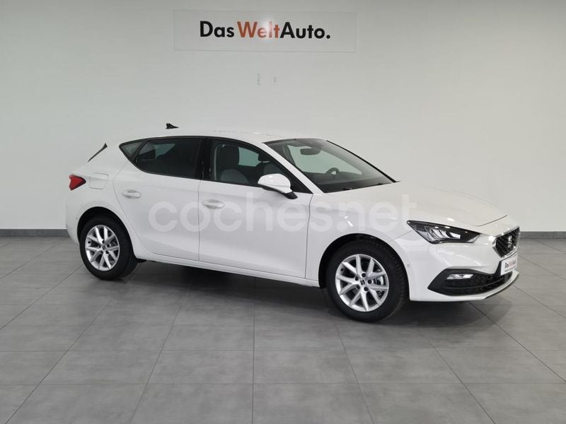 Blanco Usado 2024 Seat Leon Style Berlina | 23.900 € (Buen precio) - Imagen 1/4