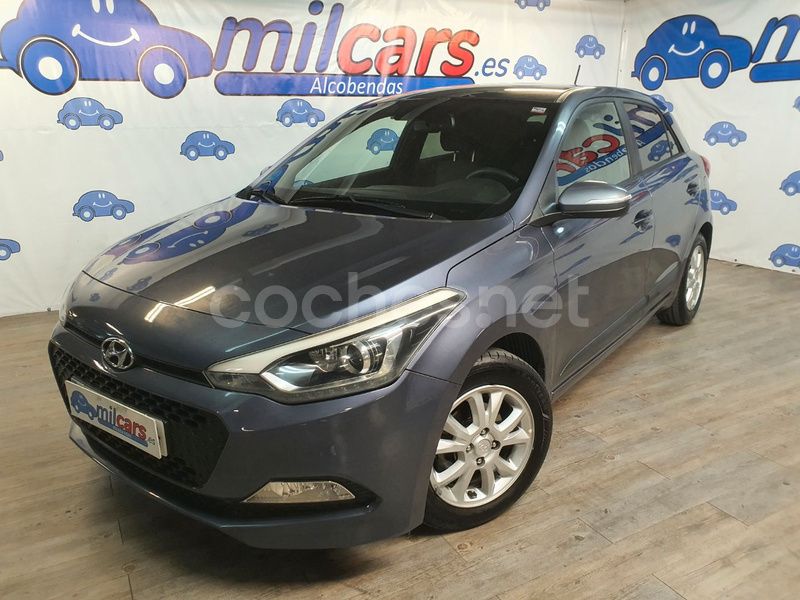 Gris / plata Usado 2016 Hyundai i20 GO! Berlina | 9800 € (Un poco caro) - Imagen 1/3