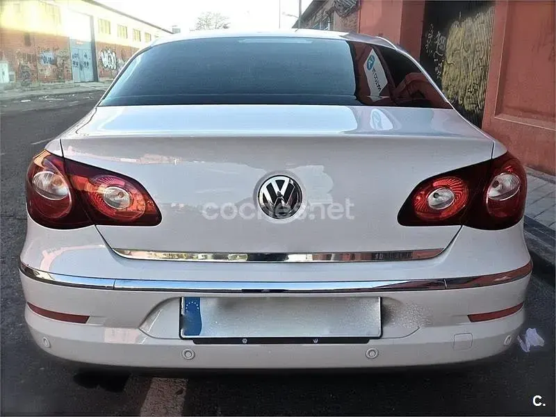 Usado VW Passat R-line 200 CV (147 kW) 2010 Granate Berlina