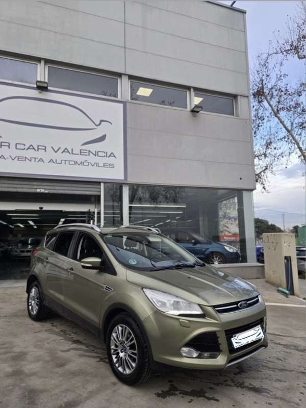 Verde Usado 2013 Ford Kuga SUV | 8999 € (Precio justo) - Imagen 1/4