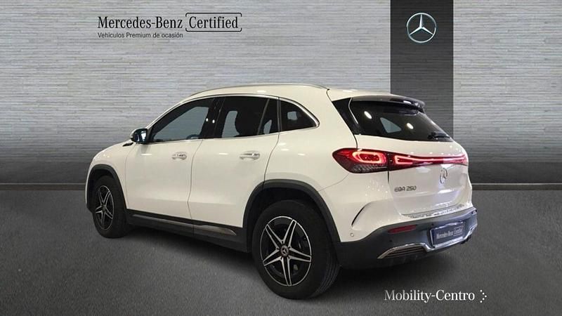 Usado Mercedes EQA250 AMG line 139 kW (190 CV) 2021 Blanco polar  pintura unicolor SUV