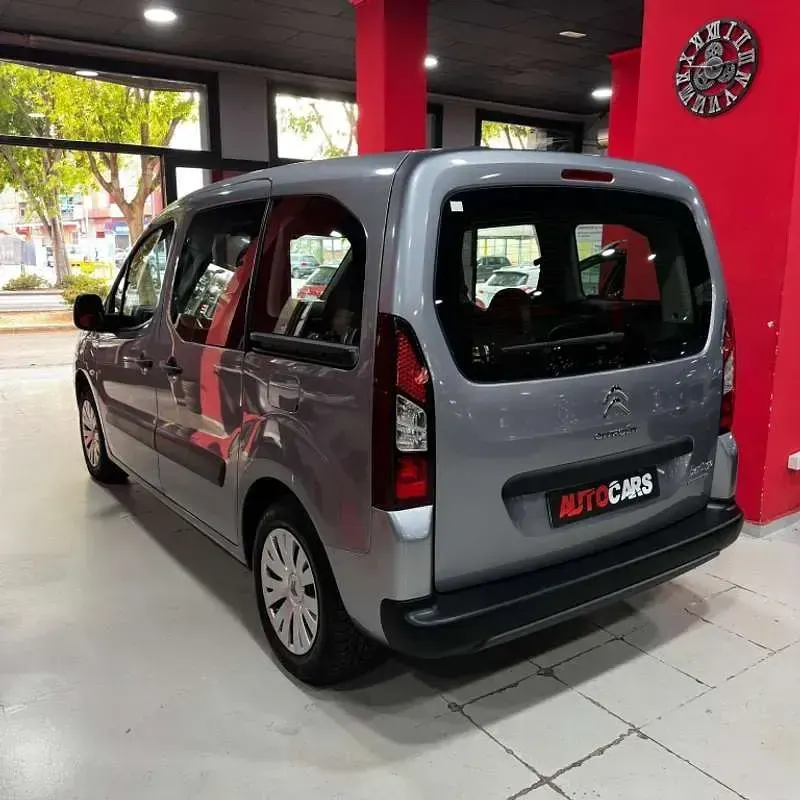 Usado Citroën Berlingo Feel 110 CV (80 kW) 2016 Gris Monovolumen