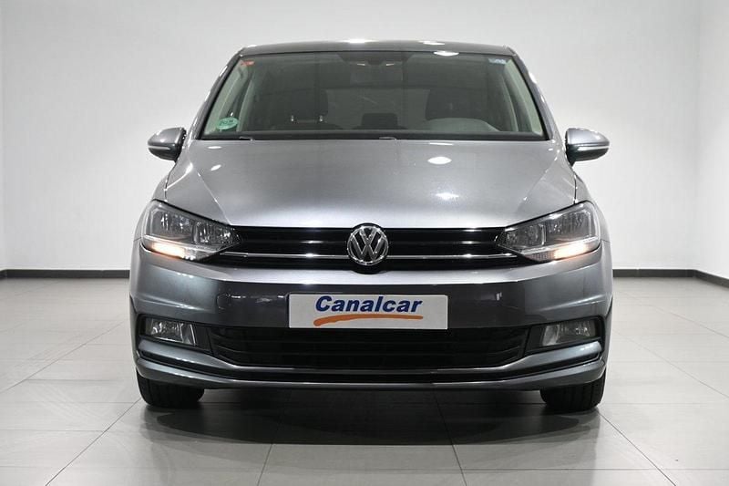 Usado VW Touran Edition 115 CV (84 kW) 2017 Gris Monovolumen