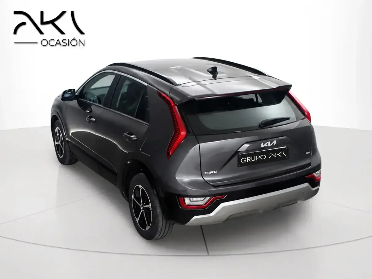 Usado Kia Niro 129 CV (94 kW) 2025 Gris SUV