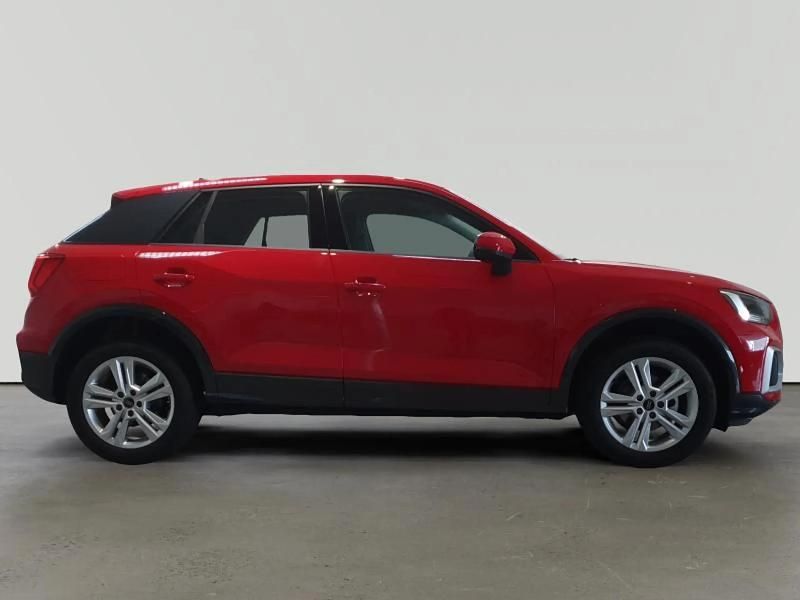 Usado Audi Q2 Advanced Plus 116 CV (85 kW) 2025 Rojo SUV