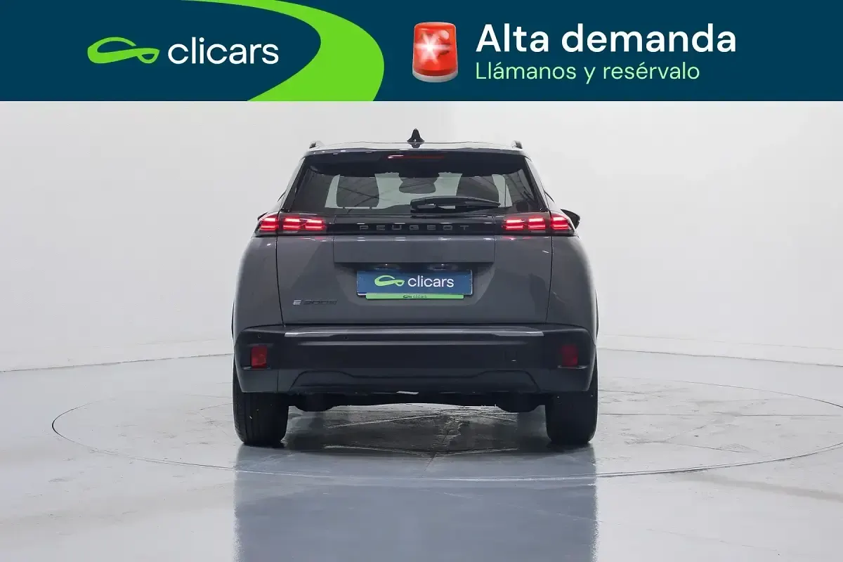 Usado Peugeot e-2008 Allure 114 kW (156 CV) 2025 Gris SUV
