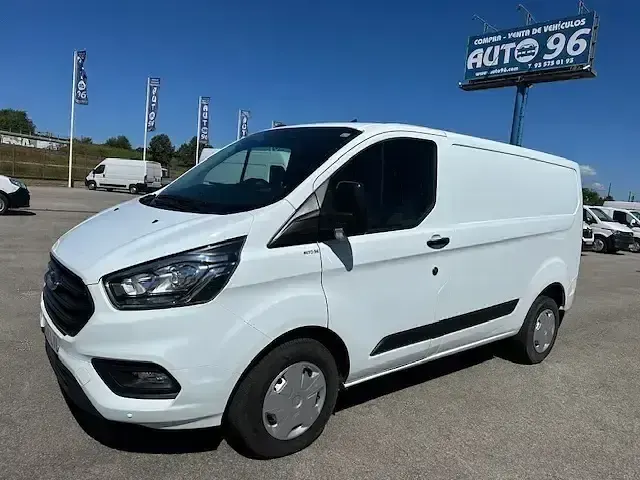 Usado Ford Transit Custom Trend 130 HP (95 kW) 2022 Branco Sedan